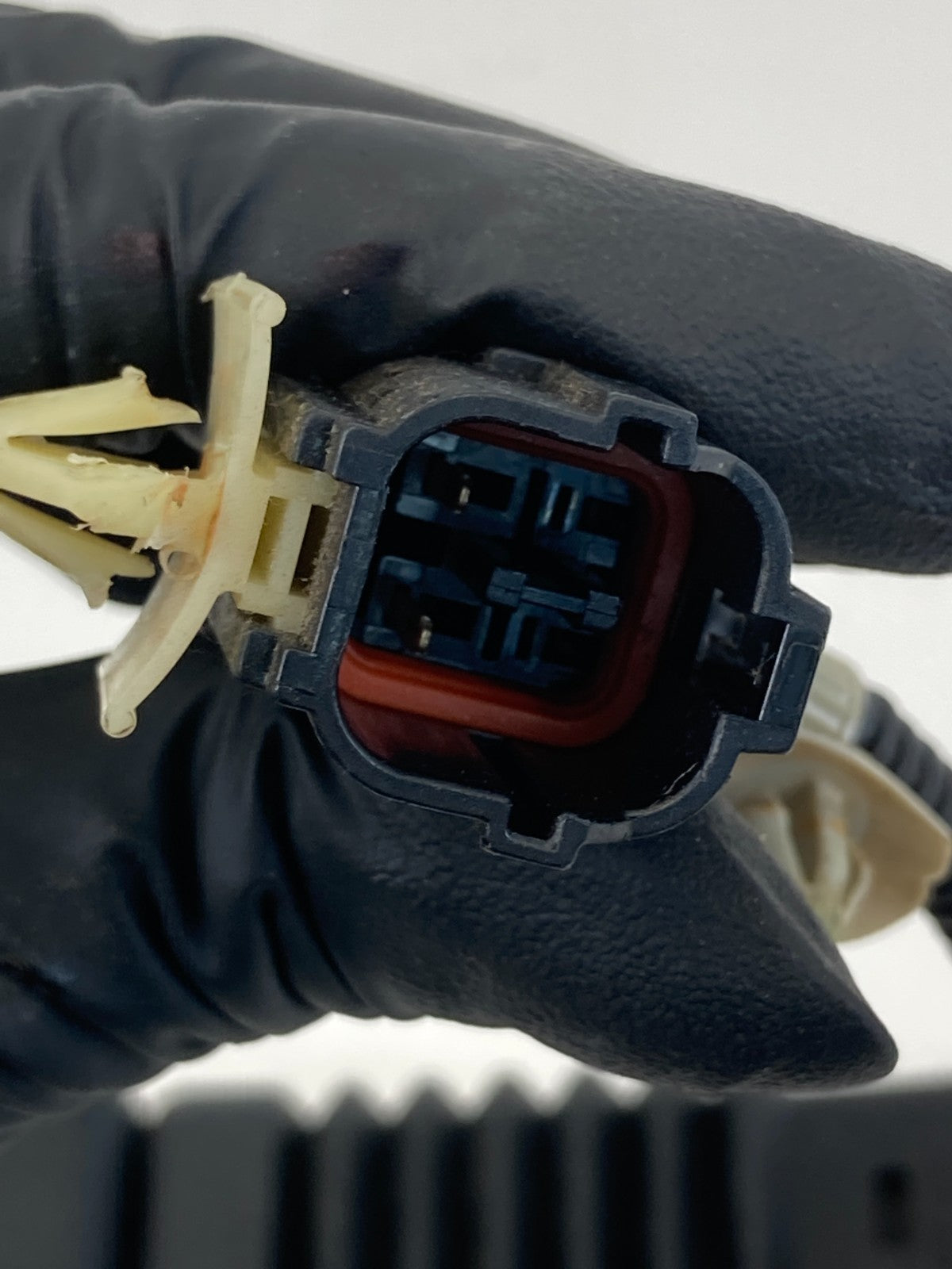 07 08 09 10 11 Hyundai Accent Front Right Passenger Side Seat Belt Buckle OEM