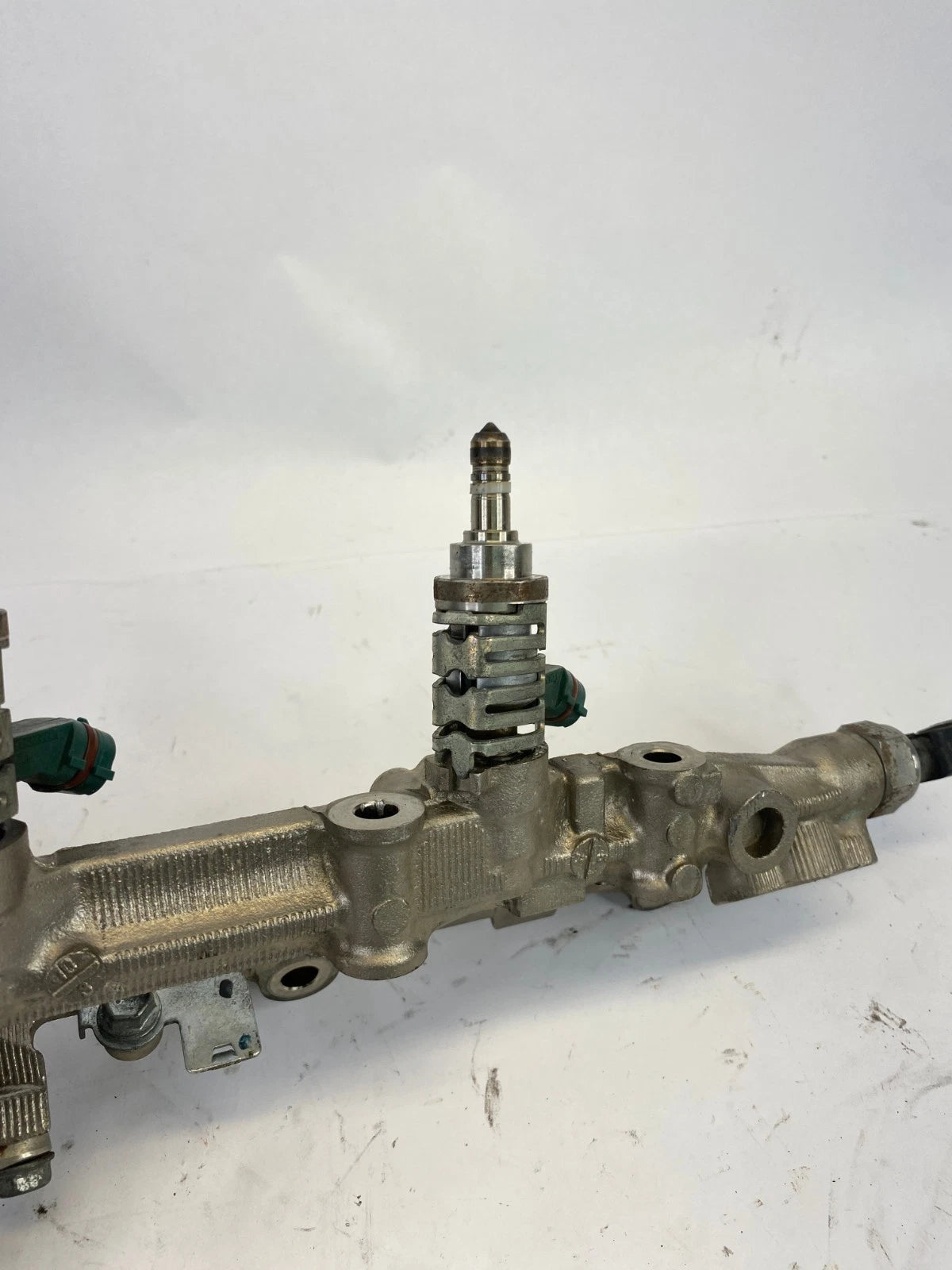 2006-2013 LEXUS IS250 ENGINE FUEL RAIL W/ INJECTOR INJECTORS SET OF 3 OEM