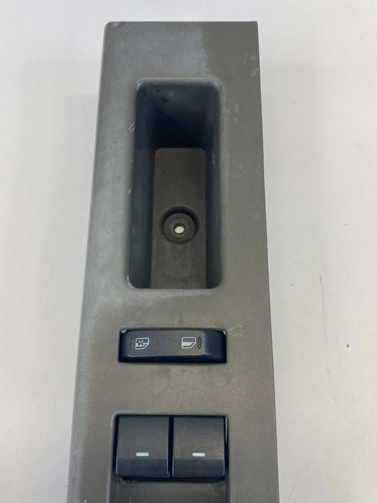 2008-2012 FORD ESCAPE FRONT LEFT MASTER WINDOW SWITCH BEZEL 8L8T-14540-ACW OEM