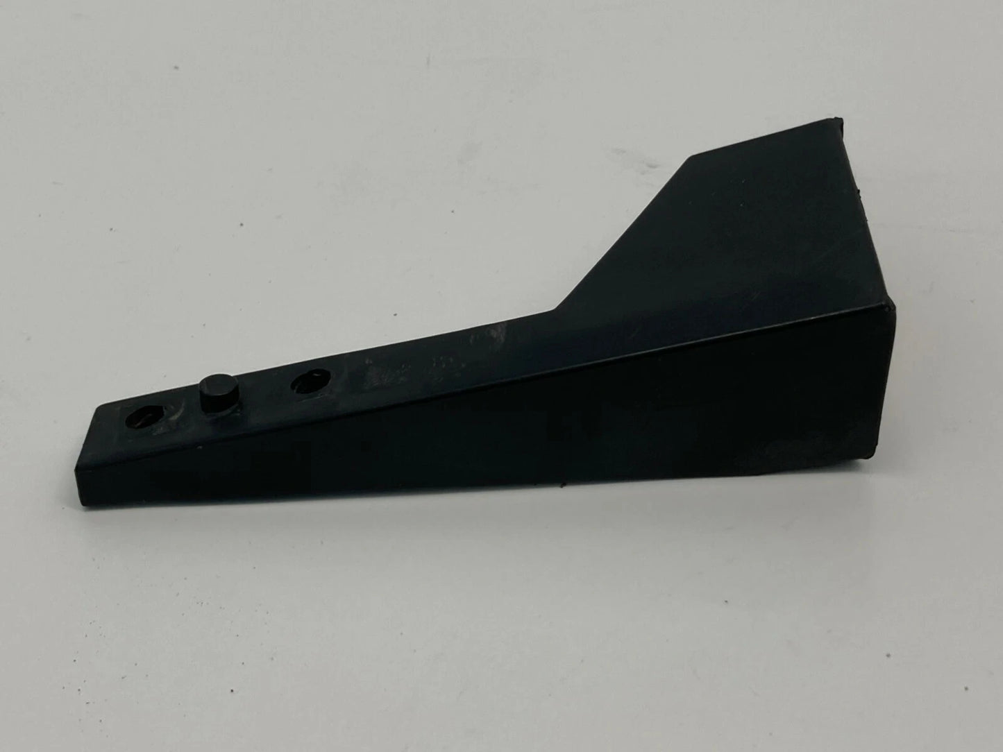 99 BMW 328I FRONT LEFT DRIVER SIDE FOG LIGHT LAMP BRACKET SUPPORT 1977107-1 OEM
