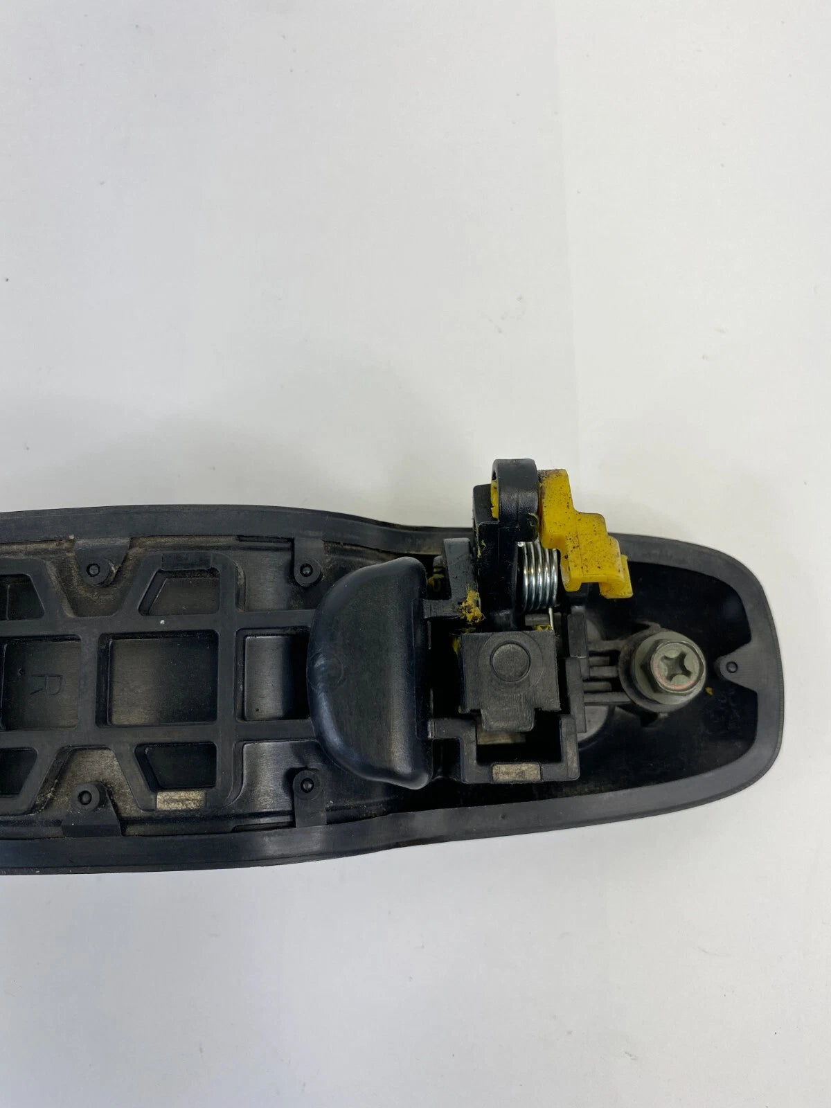 1999-2003 SUZUKI GRAND VITARA FRONT RIGHT PASSENGER EXTERIOR DOOR HANDLE ASSY