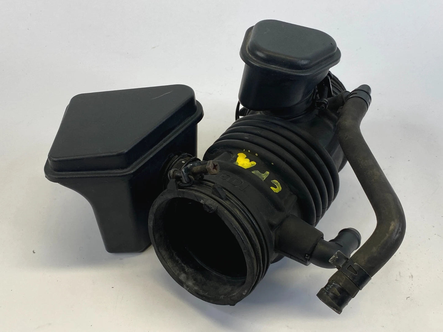 2015-2020 KIA SORENTO 3.3L AIR INTAKE HOSE DUCT RESONATOR ASSY OEM 28192-2W100