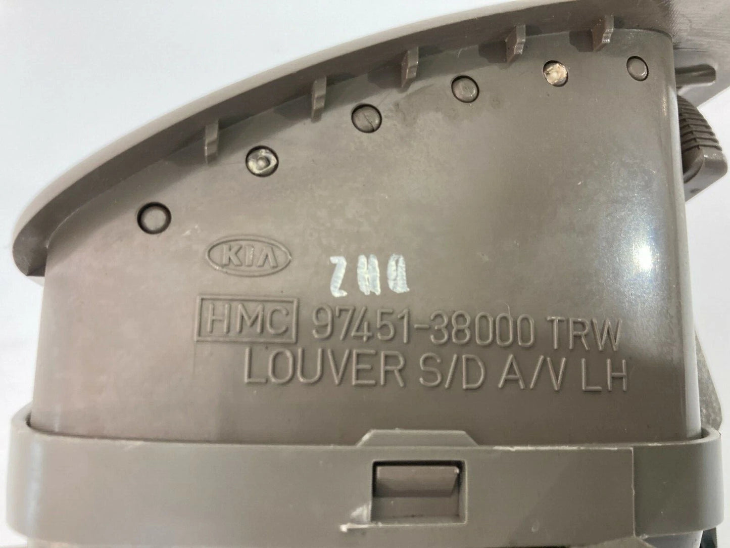 2002-2005 HYUNDAI SONATA BASE DASH LEFT DRIVER AC HEAT AIR VENT LH 97451-38000
