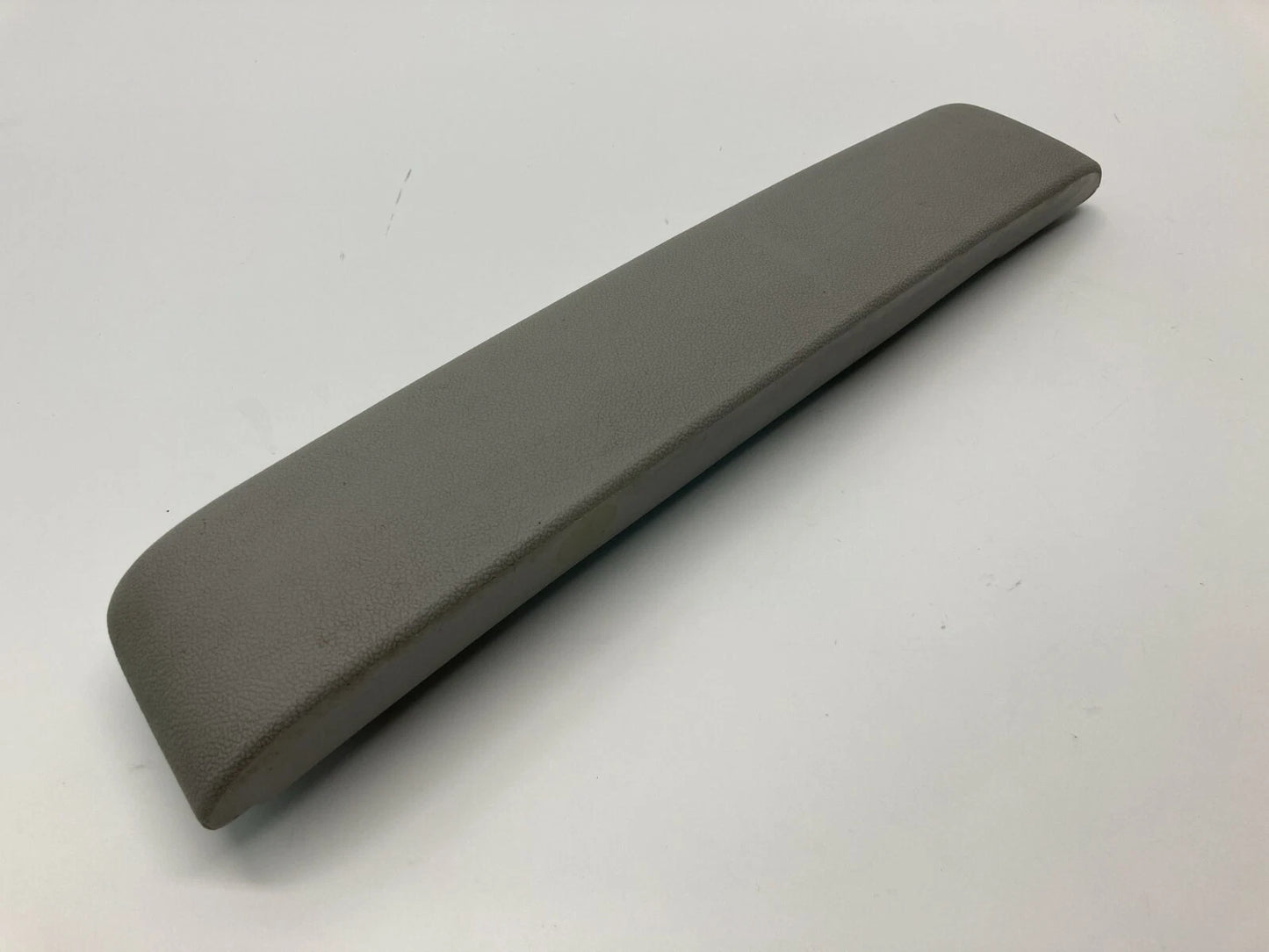 2005-2009 CHEVROLET EQUINOX REAR RIGHT PASSENGER INTERIOR DOOR ARMREST ARM REST