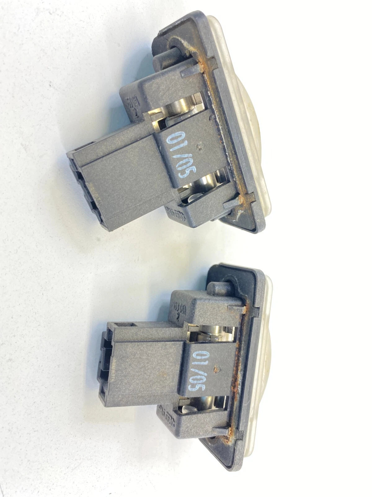 2003-2006 MERCEDES-BENZ E500 REAR LICENSE PLATE LIGHT LAMP SET PAIR A2118200756