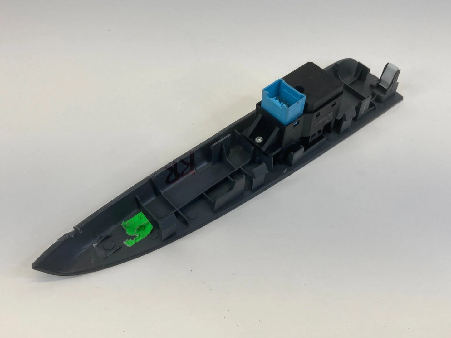05-10 HONDA ODYSSEY REAR RIGHT SIDE DOOR WINDOW SWITCH W/ BEZEL 83740-SHJ-A010