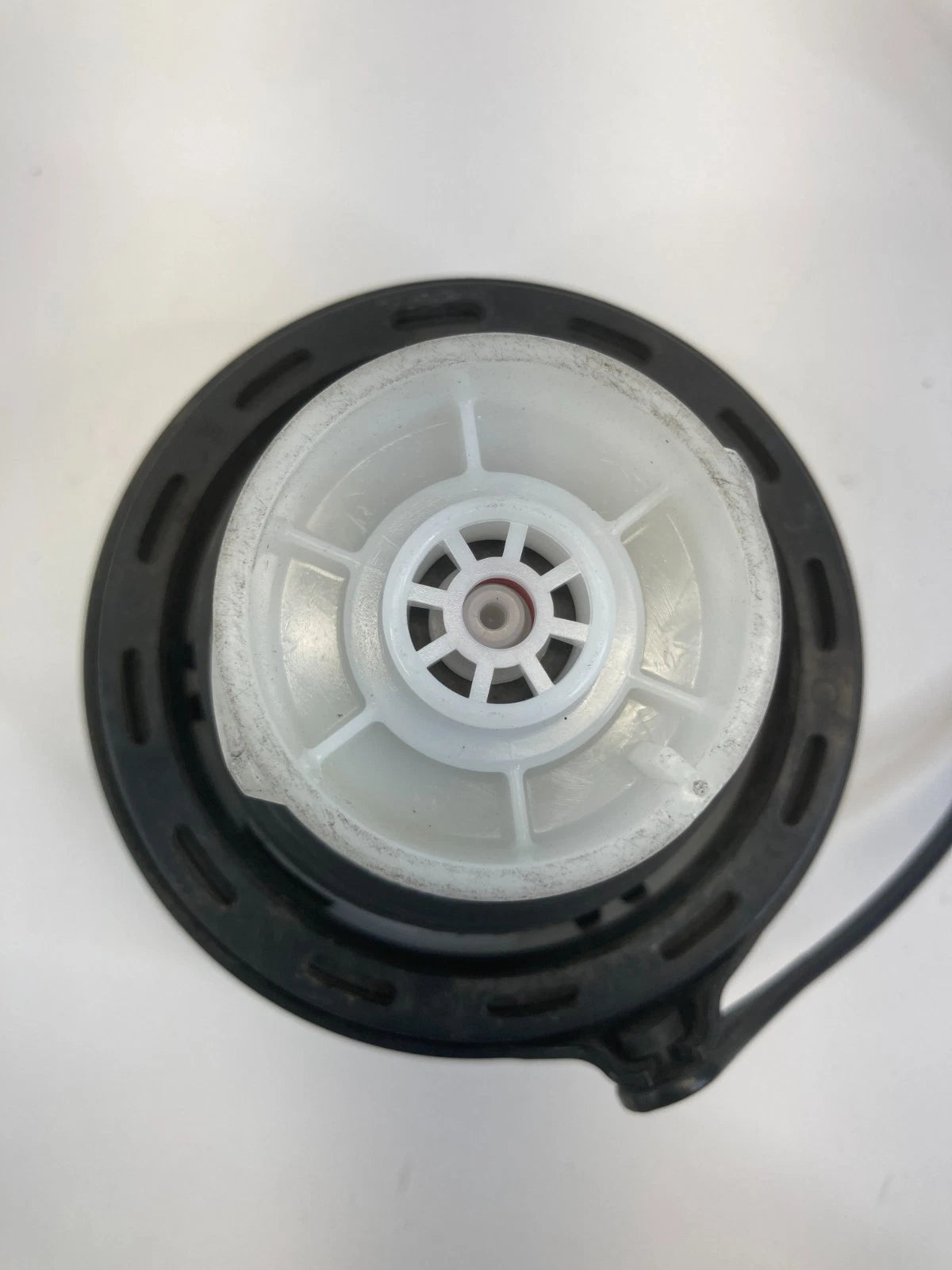 2005-2020 KIA OPTIMA 2010-2024 FORTE FUEL FILLER TANK CAP GAS LID COVER OEM