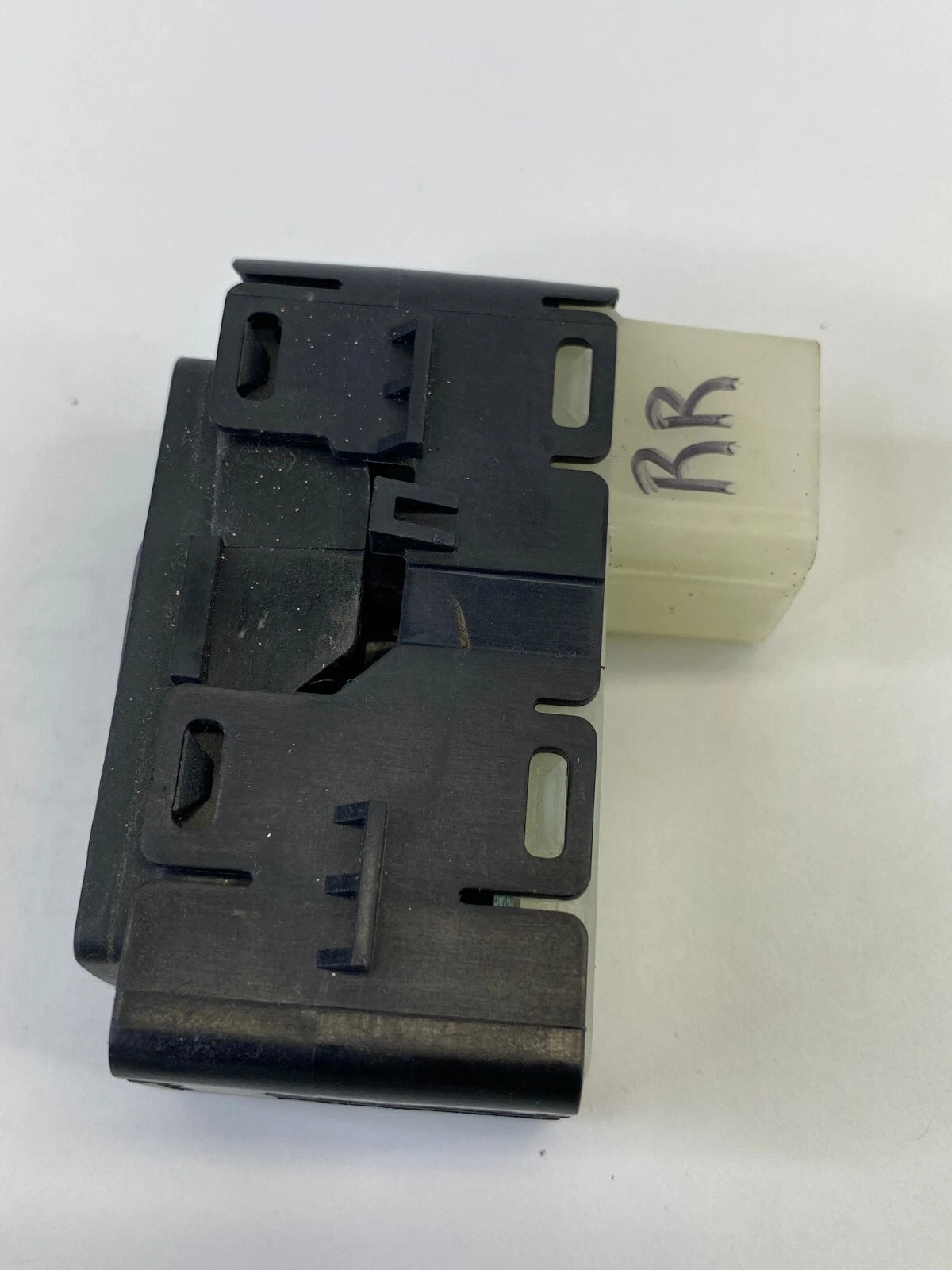 2007-2010 DODGE CHARGER REAR RIGHT SIDE DOOR WINDOW CONTROL SWITCH 04602787AA