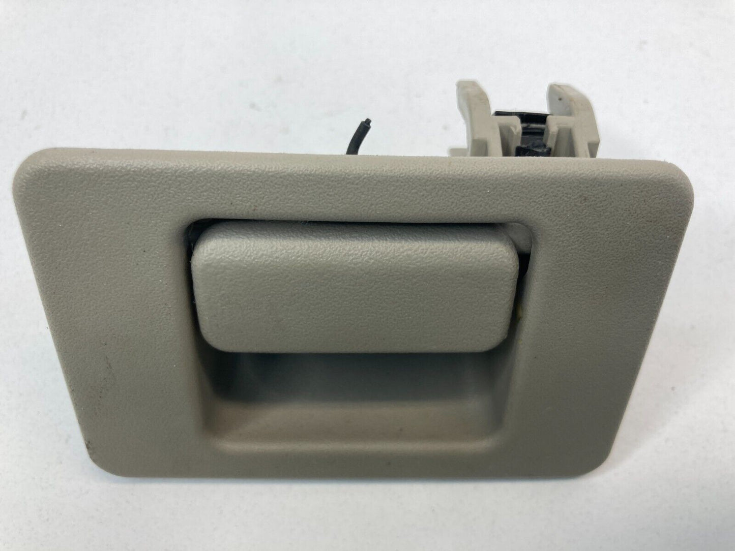 2008-2012 Ford Escape 08-11 Mariner Glove Box Lock Latch Handle YL2A-1006004-AAW