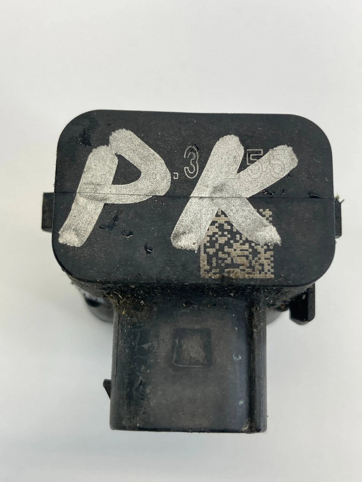 2005-2008 CHRYSLER 300 BUMPER PARKING AID DISTANCE SENSOR BOSCH 0263003255 OEM