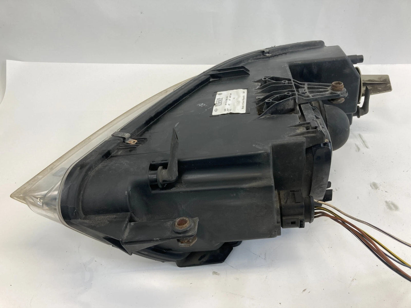 2001-2005 VOLKSWAGEN PASSAT FRONT LEFT DRIVER HEADLIGHT HEAD 3BO-941-015AQ OEM