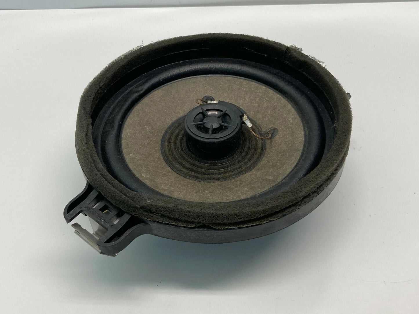 05-08 CHEVROLET UPLANDER 05 06 MONTANA REAR RIGHT SIDE DOOR SPEAKER 15883024 OEM
