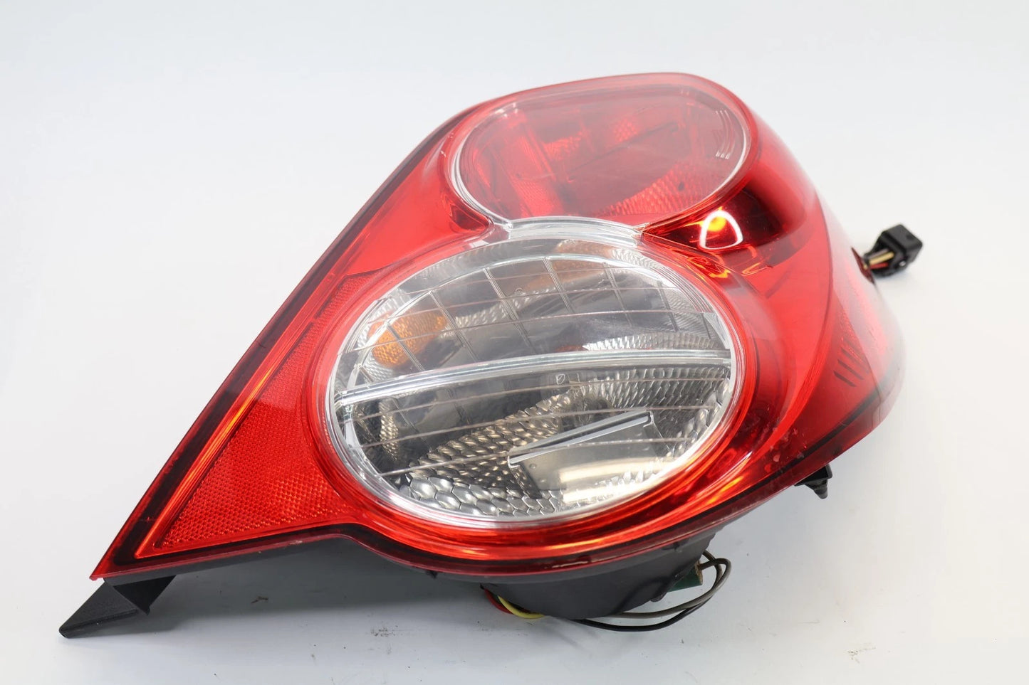 12-16 CHEVROLET SONIC SEDAN RIGHT PASSENGER SIDE TAIL LIGHT LAMP OEM 96830982