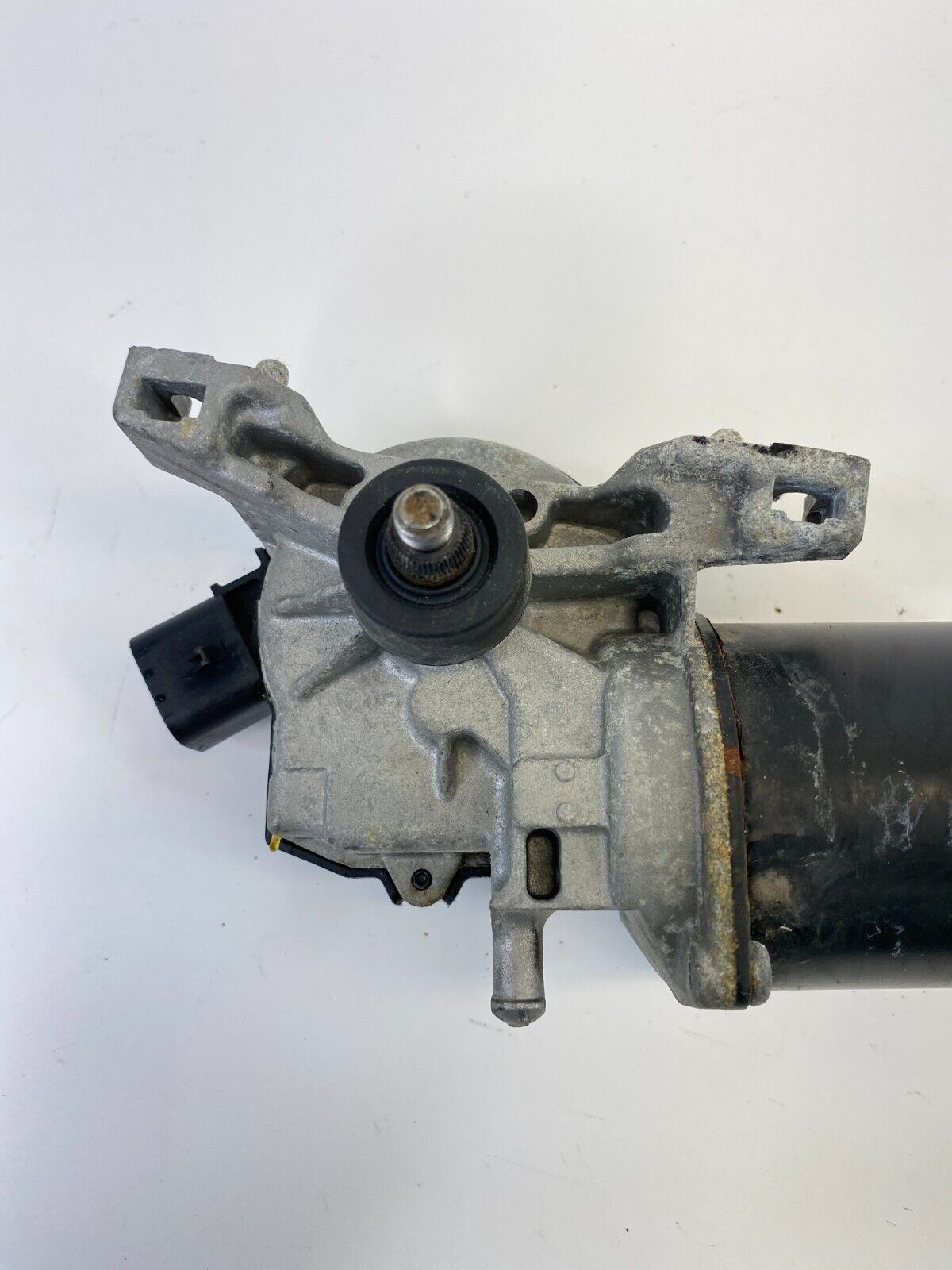 2006-2011 Hyundai Accent Hatchback Windshield Wiper Motor Assembly 98110-1G000