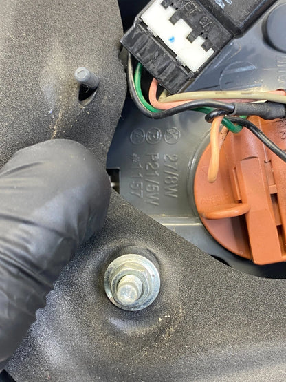 2007-2010 HYUNDAI ELANTRA SEDAN LEFT DRIVER SIDE OUTER TAILLIGHT TAIL LAMP OEM