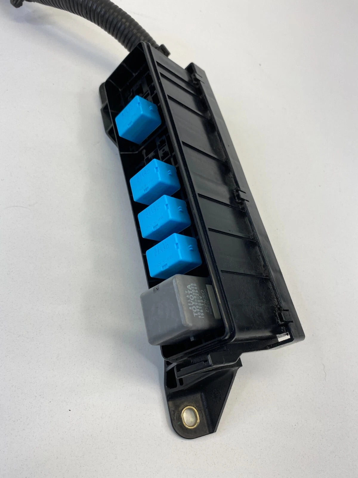 2004-2009 TOYOTA PRIUS 1.5L UNDERHOOD SMALL FUSE RELAY BOX 7107-XA1