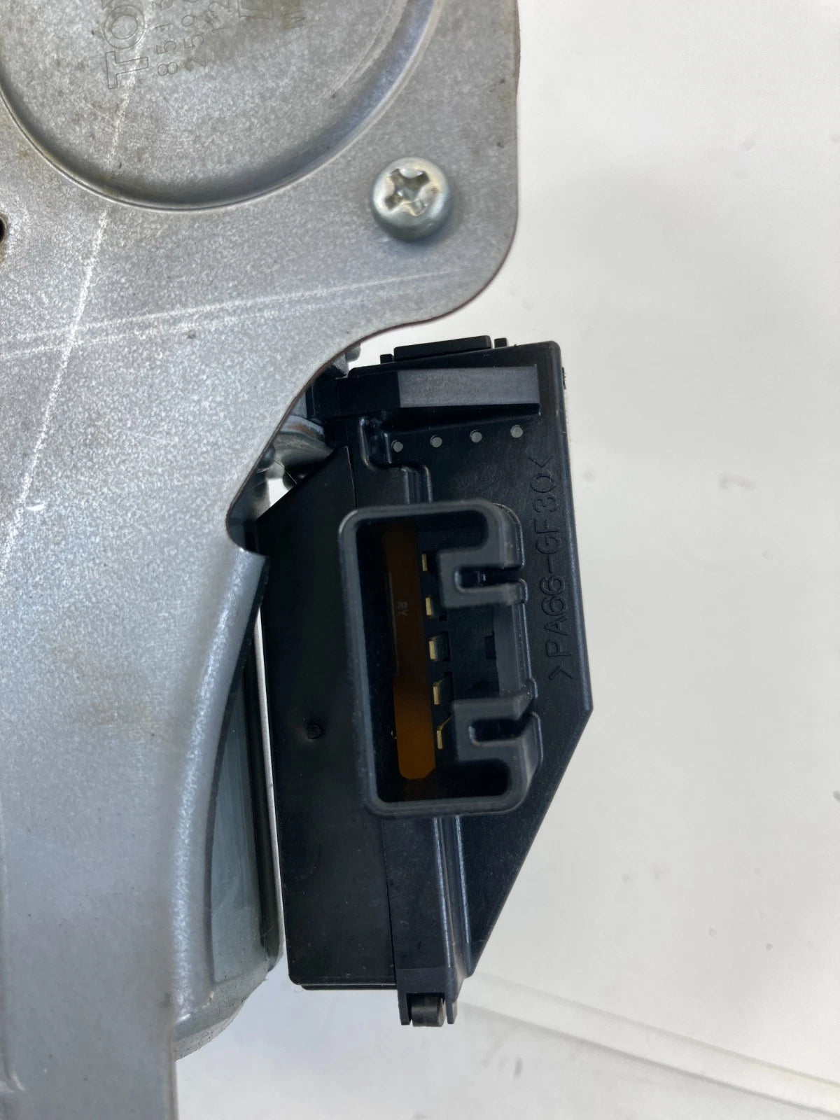 2010 TOYOTA PRIUS REAR HATCH LIFTGATE BACK WINDOW WIPER MOTOR ASSEMBLY OEM