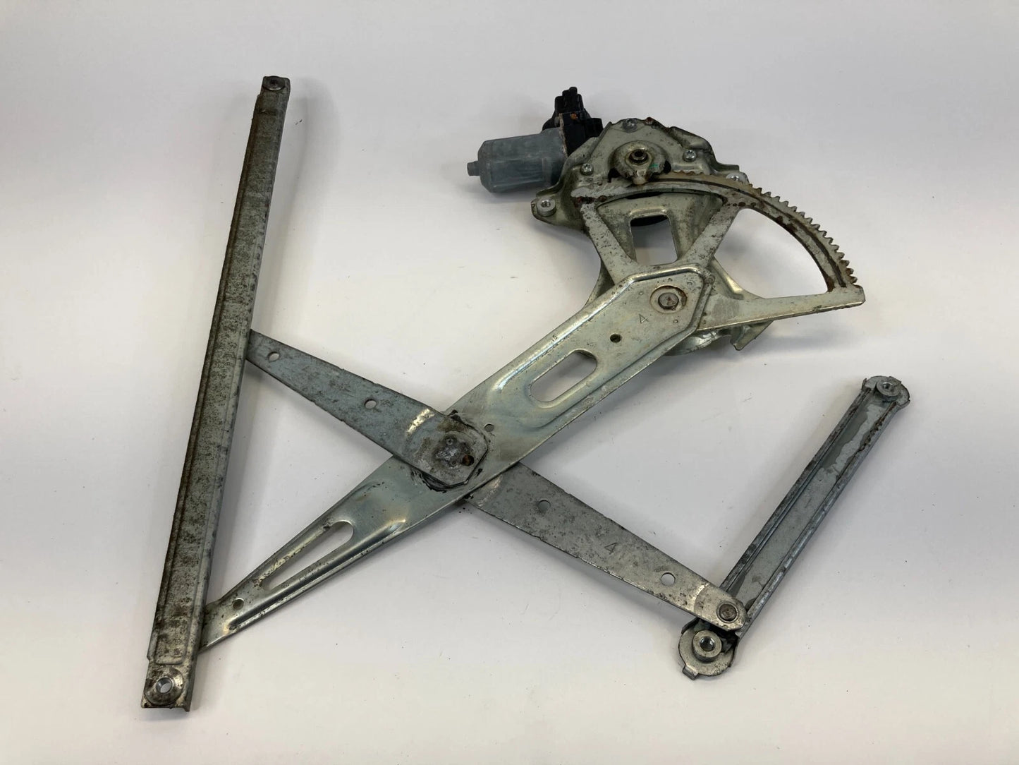 2004-2009 TOYOTA PRIUS FRONT RIGHT WINDOW REGULATOR WITH MOTOR OEM 85710-35180