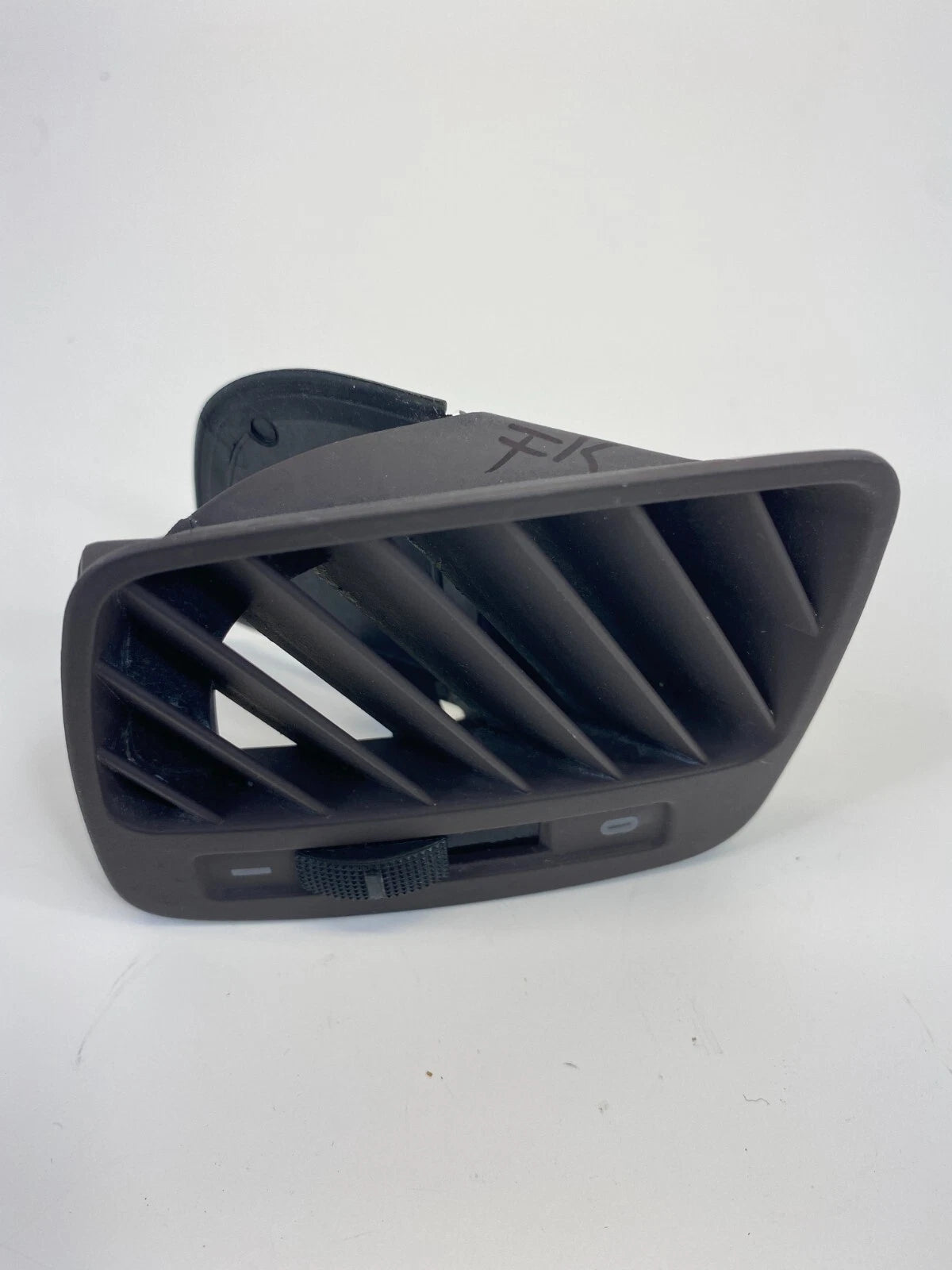 98-04 AUDI A6 QUATTRO RIGHT SIDE UPPER DASH AC AIR VENT GRILLE DEFROST 4B0819794