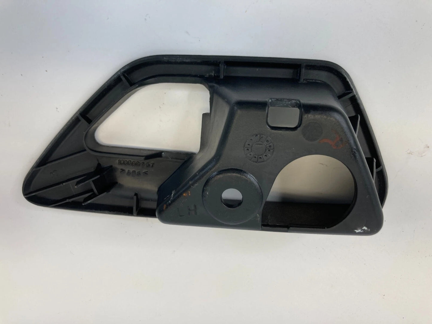 2009 2010 DODGE JOURNEY FRONT LEFT INTERIOR DOOR HANDLE BEZEL 100000257 OEM