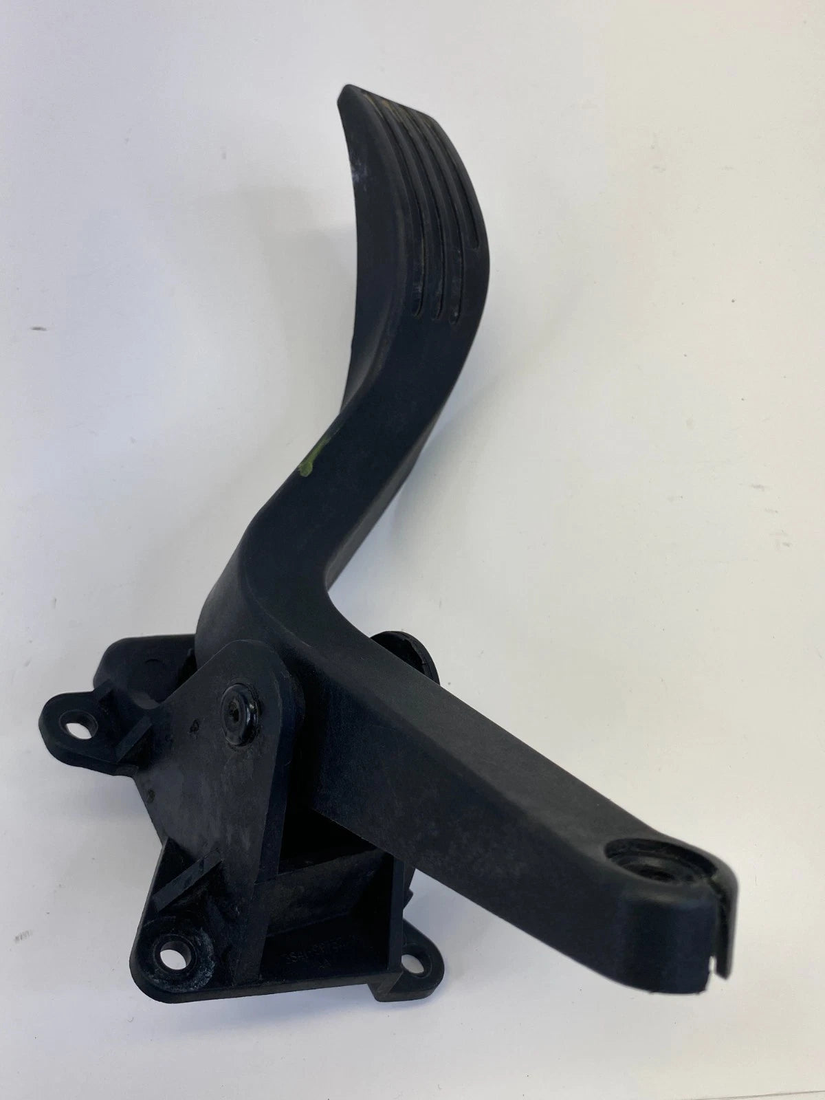 2000-2007 FORD FOCUS ACCELERATOR GAS PEDAL ASSEMBLY OEM 98AB-9P732-AF