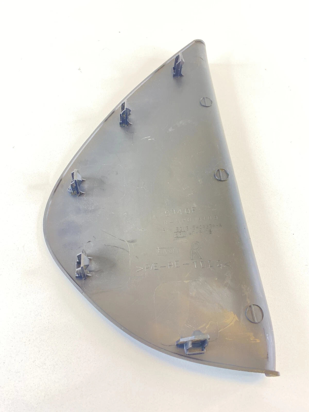 05-07 FORD FIVE HUNDRED FRONT RIGHT SIDE END CAP DASH COVER TRIM 5G13-5404334-A