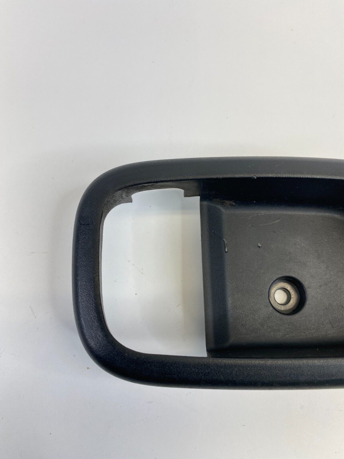 06-11 Hyundai Accent Front Right Inner Door Handle Cover Bezel Trim 82621-1E001