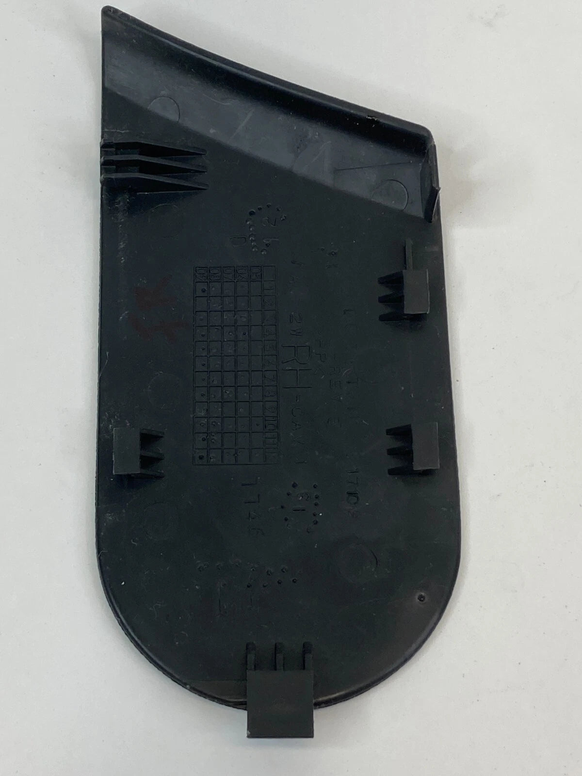 2011-2015 JEEP PATRIOT FRONT RIGHT DOOR PANEL PLUG SCREW COVER BLACK OEM FACTORY