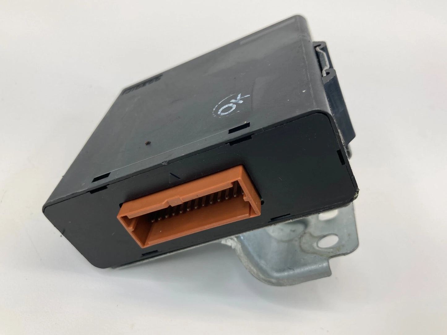 2001-2004 NISSAN XTERRA 3.3L V6 CRUISE CONTROL MODULE UNIT 18930-7Z510 OEM