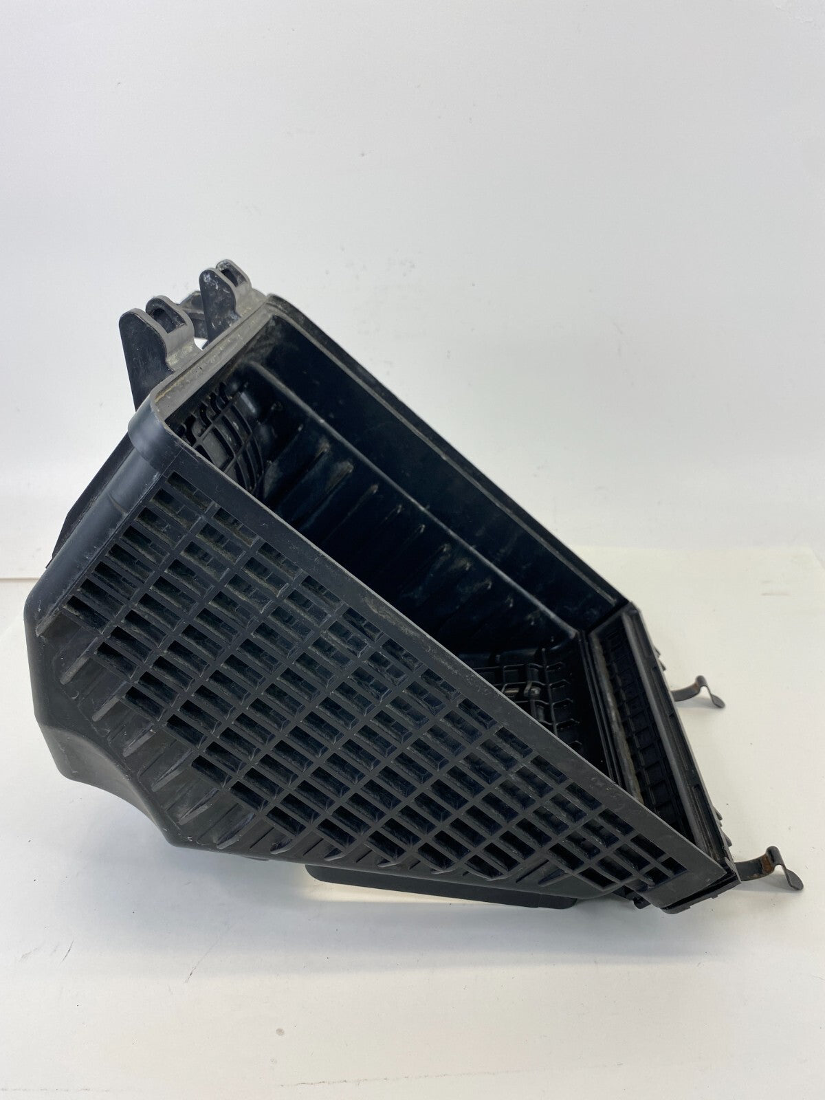 2013-2016 Hyundai Santa Fe Sport Intake Lower Cleaner Box Cover DK112-4W100 OEM