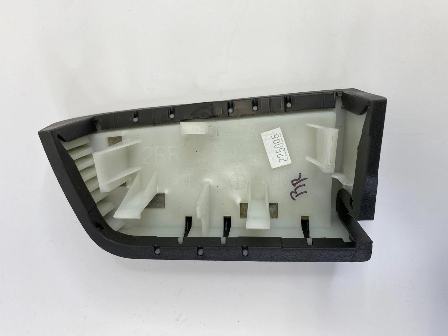 2005-2015 NISSAN XTERRA REAR RIGHT SIDE DOOR PANEL ARMREST ARM REST 82940-EA204