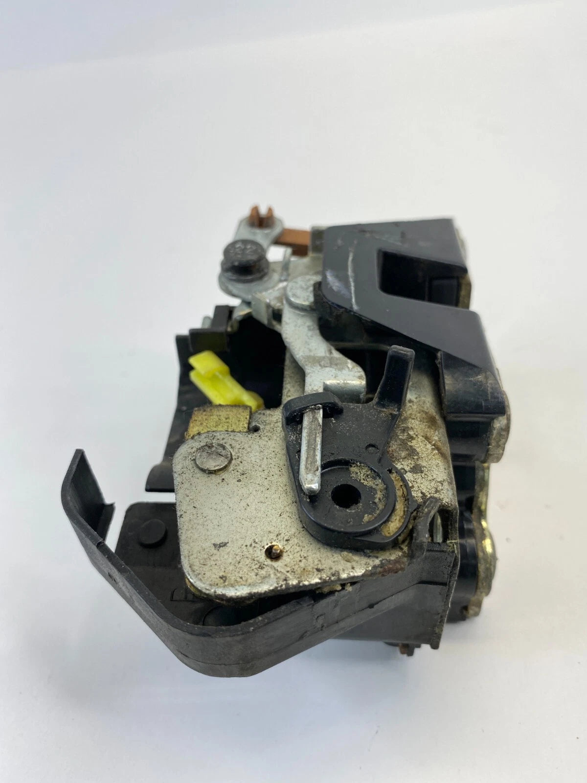 1998-2002 Toyota Corolla Rear Right Back Side Door Lock Latch Release Actuator
