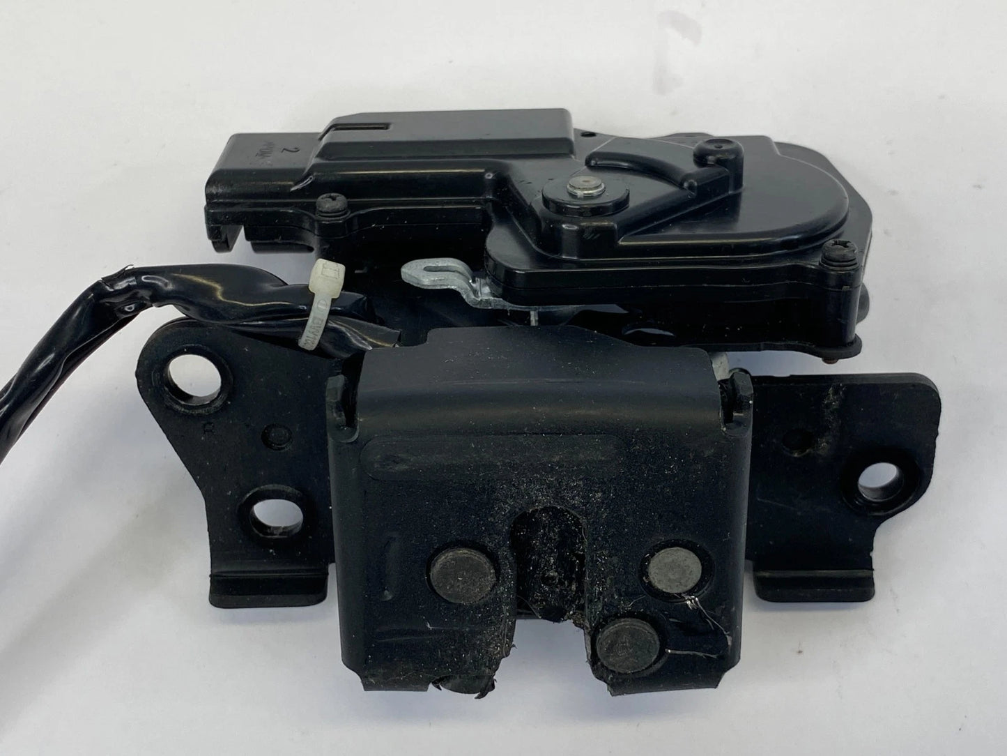 2004-2009 TOYOTA PRIUS HATCHBACK REAR TRUNK LIFTGATE LOCK LATCH ACTUATOR OEM