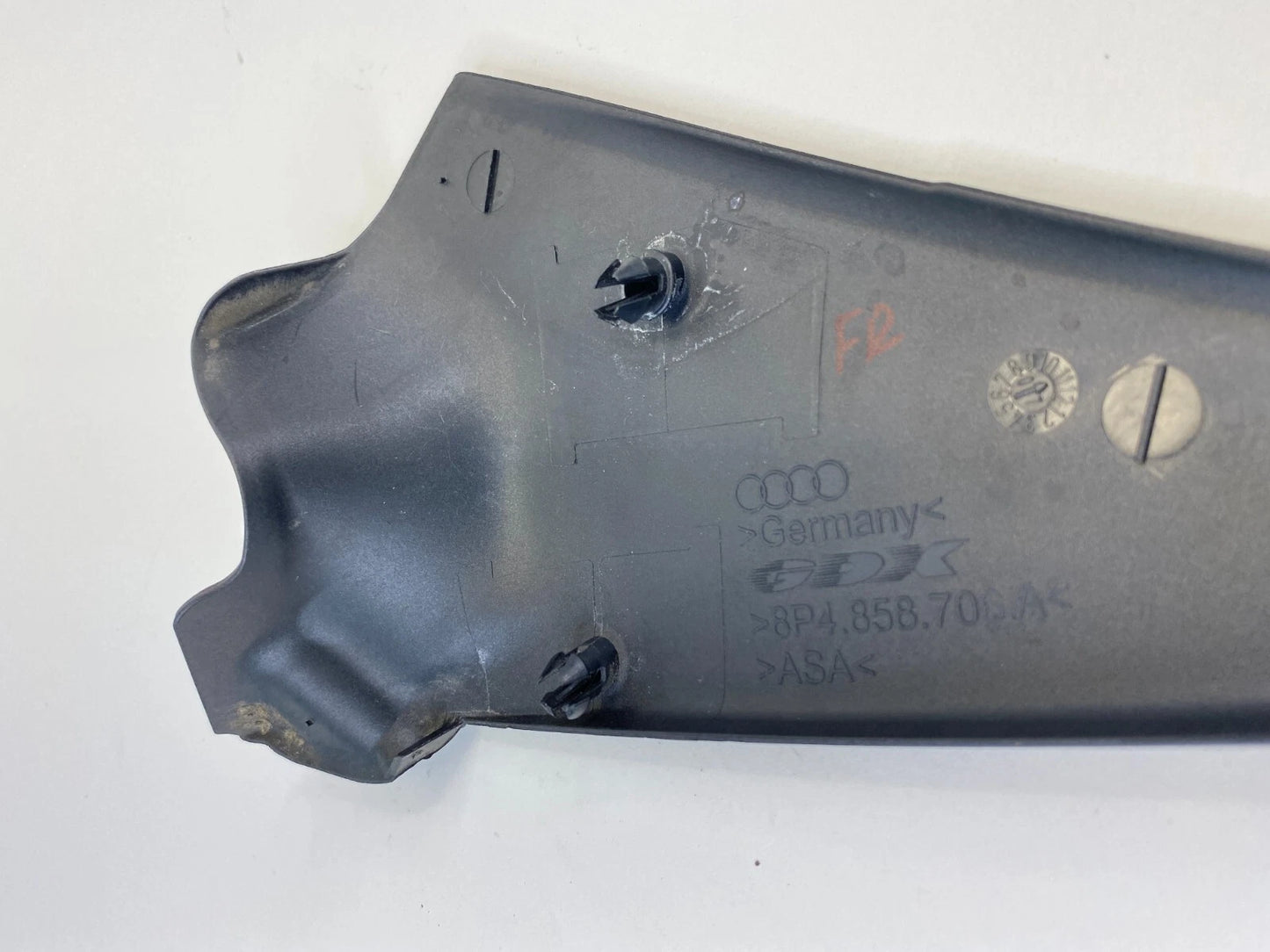 06-13 AUDI A3 FRONT RIGHT SIDE INTERIOR DOOR CORNER COVER TRIM 8P4-858-706A OEM