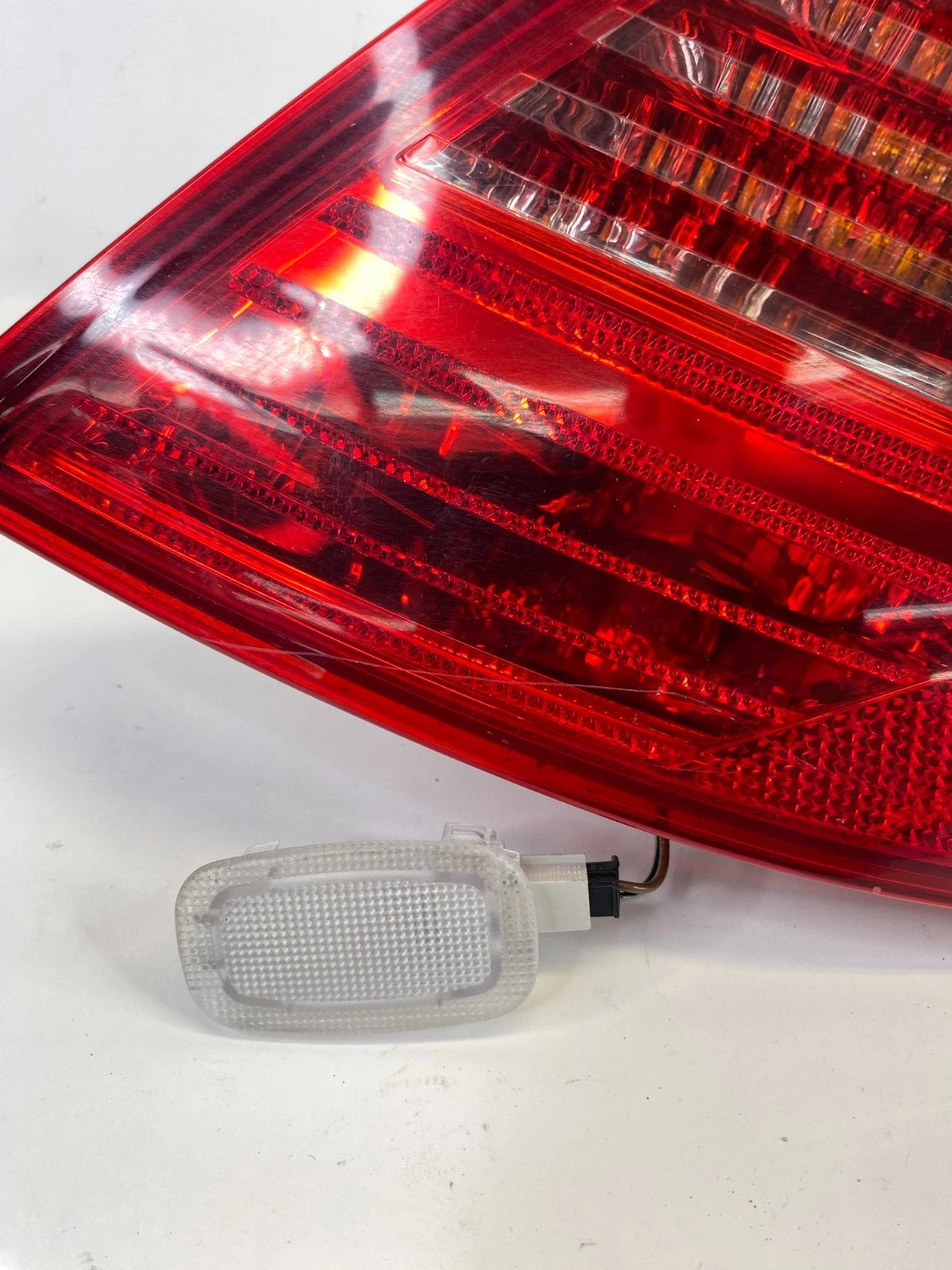 07-14 Mercedes-Benz CL55 CL600 CL65 Rear Right Tail Light Tail Lamp 216-820-1064