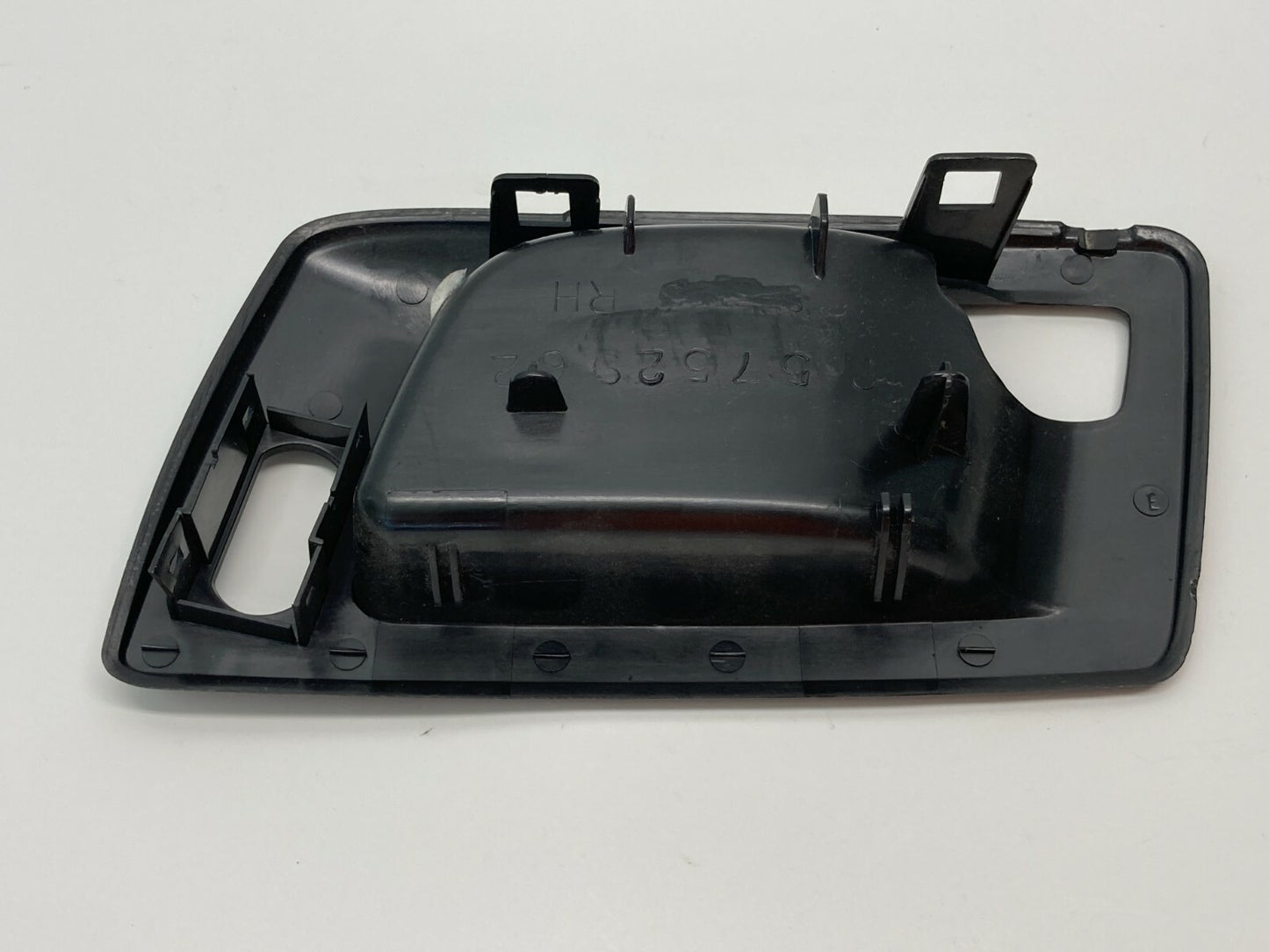 03-07 Cadillac CTS Front Passenger Side Interior Door Handle Bezel 25752962 OEM