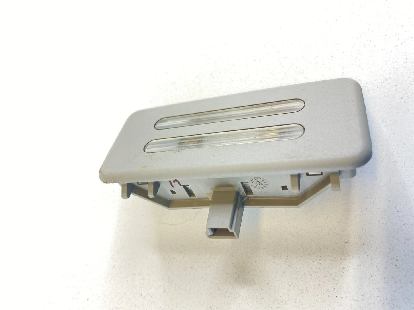 2004-2007 BMW 530I RIGHT PASSENGER SIDE INNER SUNVISOR VANITY LIGHT LAMP 6920187