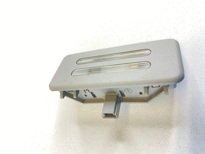 2004-2007 BMW 530I RIGHT PASSENGER SIDE INNER SUNVISOR VANITY LIGHT LAMP 6920187