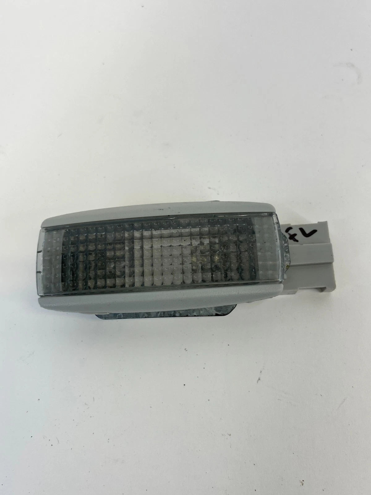 98-10 VOLKSWAGEN BEETLE FRONT LEF SIDE SUNVISOR LAMP SUN VISOR VANITY LIGHT OEM