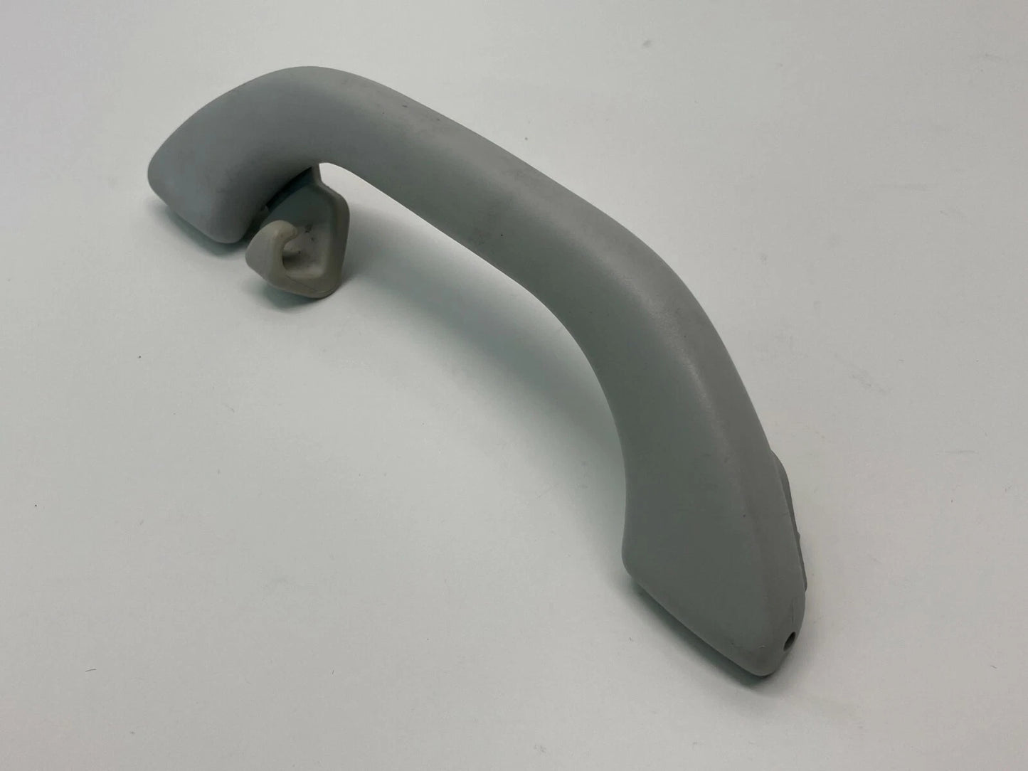 98-05 VOLKSWAGEN PASSAT RR RH PASSENGER ROOF GRAB HANDLE ASSIST 3B0857608 OEM