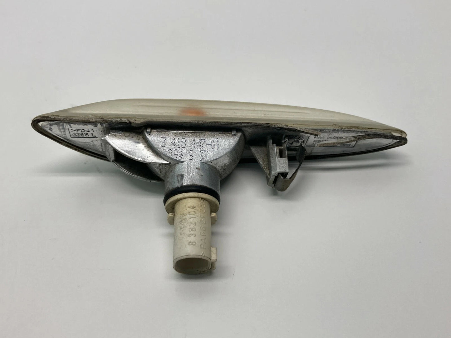 2004-2006 BMW X3 LEFT DRIVER SIDE FENDER MARKER REPEATER LIGHT 8382104 OEM