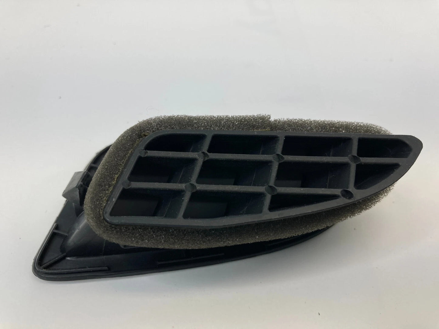 2011-2016 HYUNDAI ELANTRA SEDAN FRONT DASH LEFT DEFROSTER A/C AIR VENT GRILLE