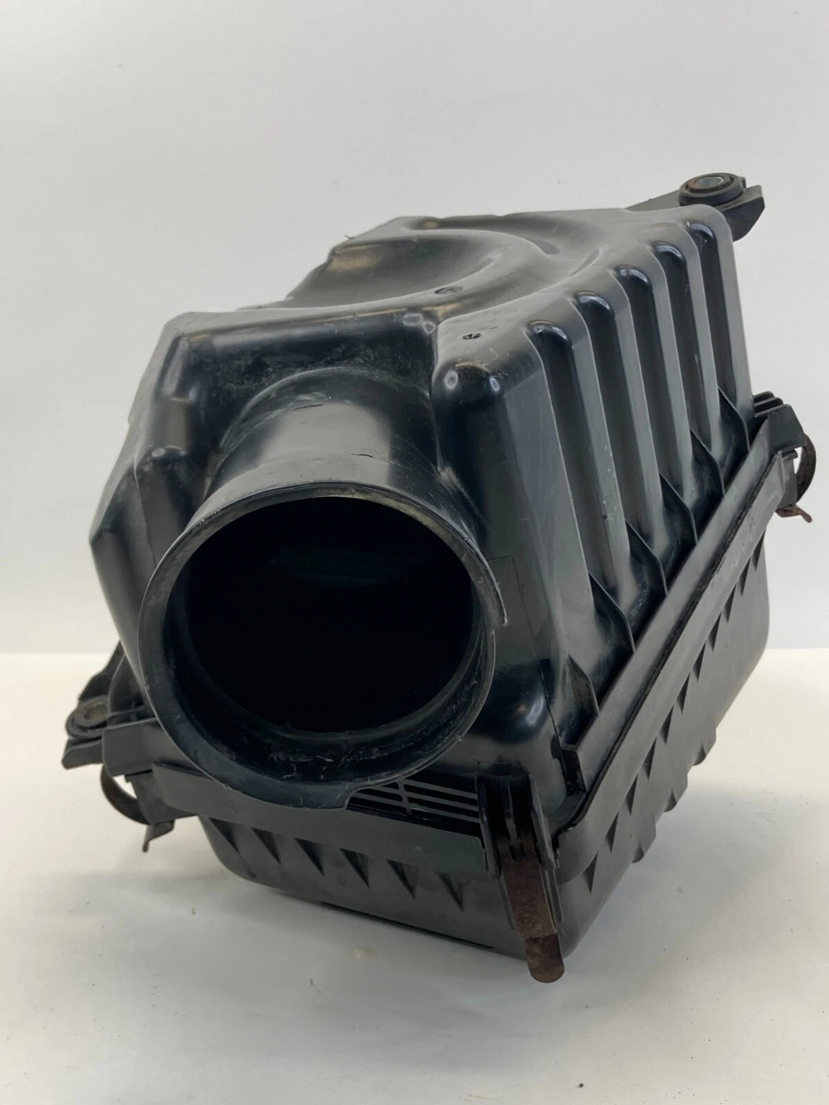 2005-2009 HYUNDAI TUCSON 2.0L 2.7L AIR INTAKE CLEANER BOX HOUSING 28100-2E100