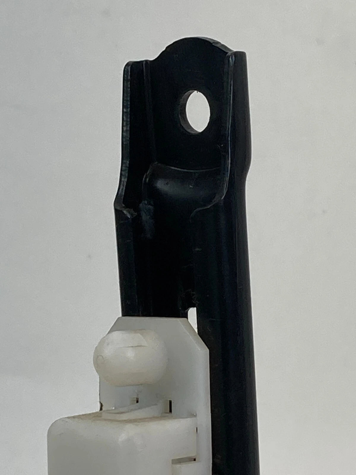 2004-2008 ACURA TL FRONT LEFT DRIVER SIDE SEAT BELT HEIGHT ADJUSTER OEM