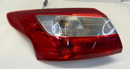 2012-2014 FORD FOCUS SEDAN LEFT DRIVER OUTER TAIL LIGHT TAILLAMP BM5113405E OEM