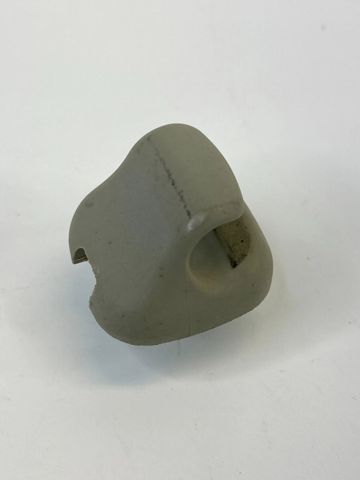 2004-2007 HONDA ACCORD FRONT RIGHT SUN VISOR SUNVISOR RETAINER HOLDER CLIP OEM