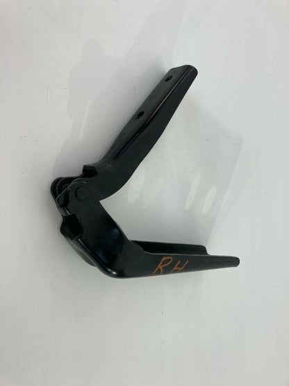 2002-2005 SATURN VUE FRONT RIGHT PASSENGER SIDE HOOD BONNET HINGE BRACKET OEM