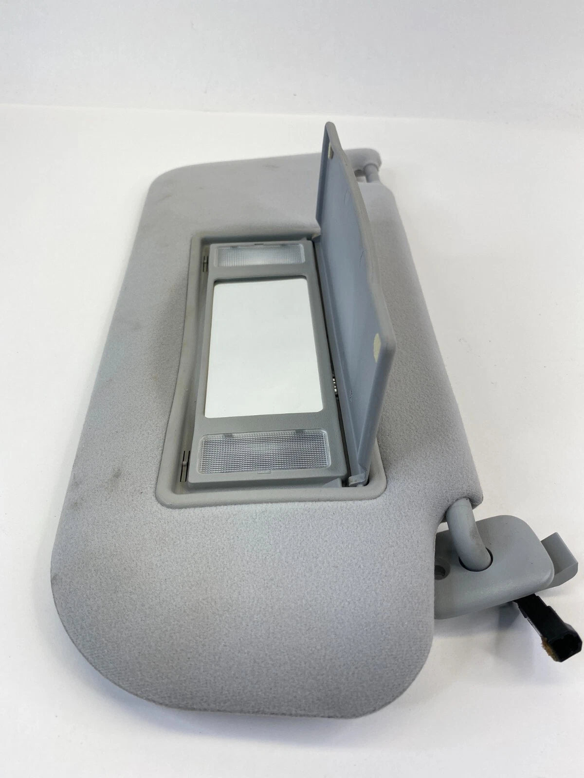 03 04 05 06 MAZDA 6 MAZDA6 RIGHT PASSENGER SIDE SUNVISOR SUN VISOR SHADE OEM