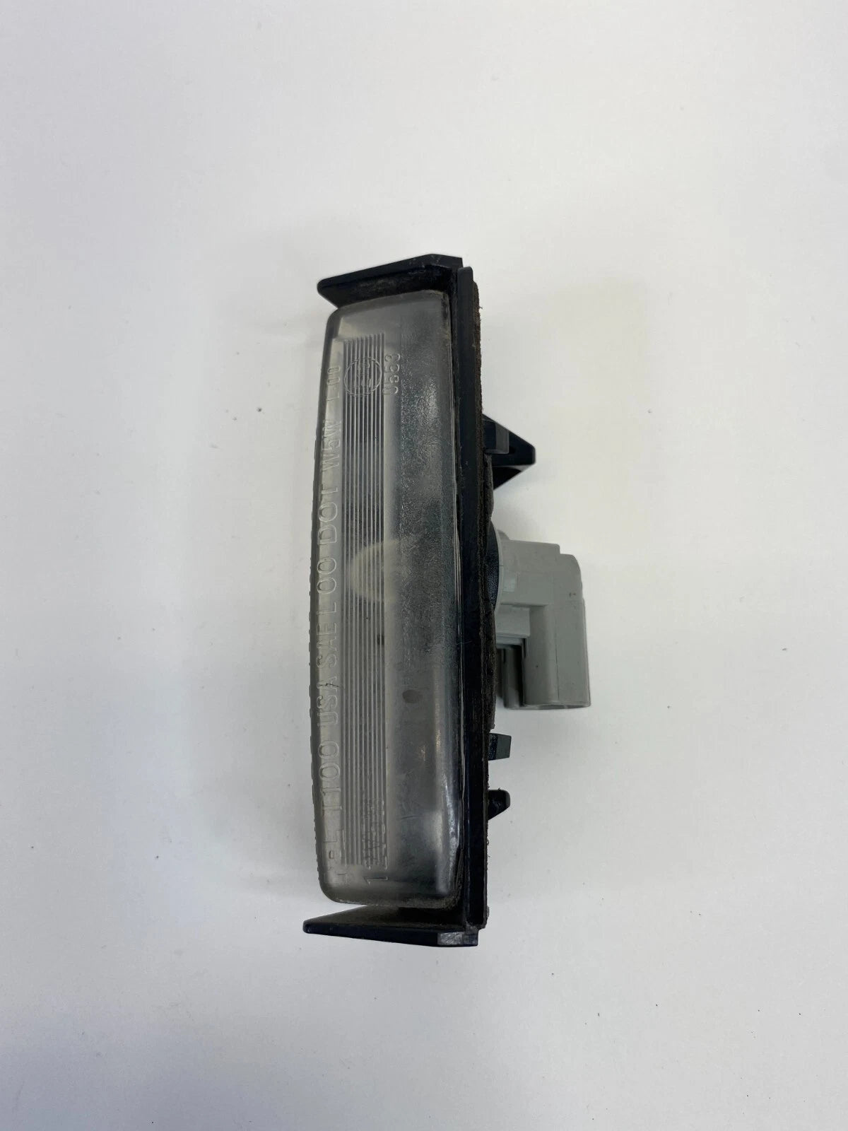 2002-2011 TOYOTA CAMRY REAR TRUNK LID LICENSE PLATE LIGHT LAMP OEM