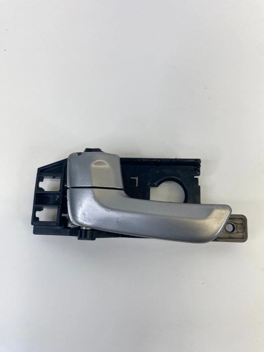 05-10 KIA SPORTAGE FRONT LEFT DRIVER INNER DOOR HANDLE SILVER OEM 82613-1F000